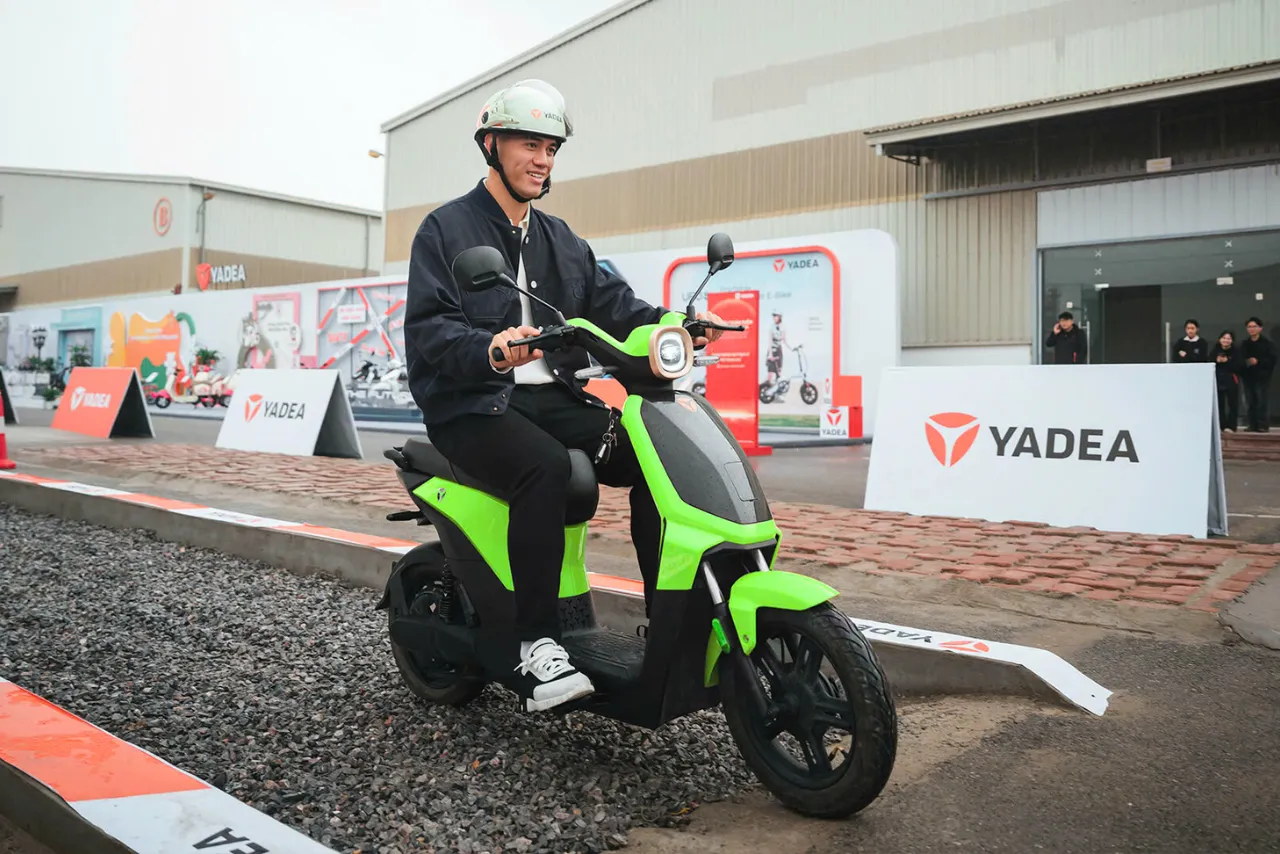 Nguyễn Tiến Linh tới YADEA YADEA VeKoo đi được bao nhiêu km? Phù hợp địa hình nào?