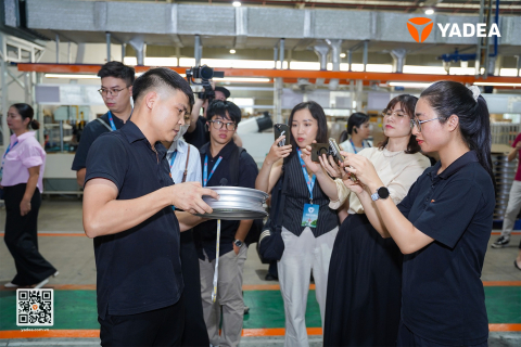 531428178_1069075305396605_1535349810189022523_n Kỷ niệm xe điện thứ 400.000 xuất xưởng – Dấu mốc tự hào của Yadea Việt Nam trên hành trình xanh